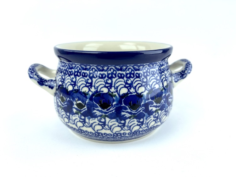 016 Bunzlau Soepkom 1487X - 016  (Bunzlau). 016 Bunzlau Soepkom 1487X Handige en mooie soepkom Met kleine oortjes.