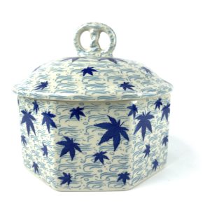 064 Bunzlau Koek & Snoeppot 2564X - 064 (Bunzlau). 064 Bunzlau Koek & Snoeppot 2564X Koekje erbij? H 17 cm Inhoud 1