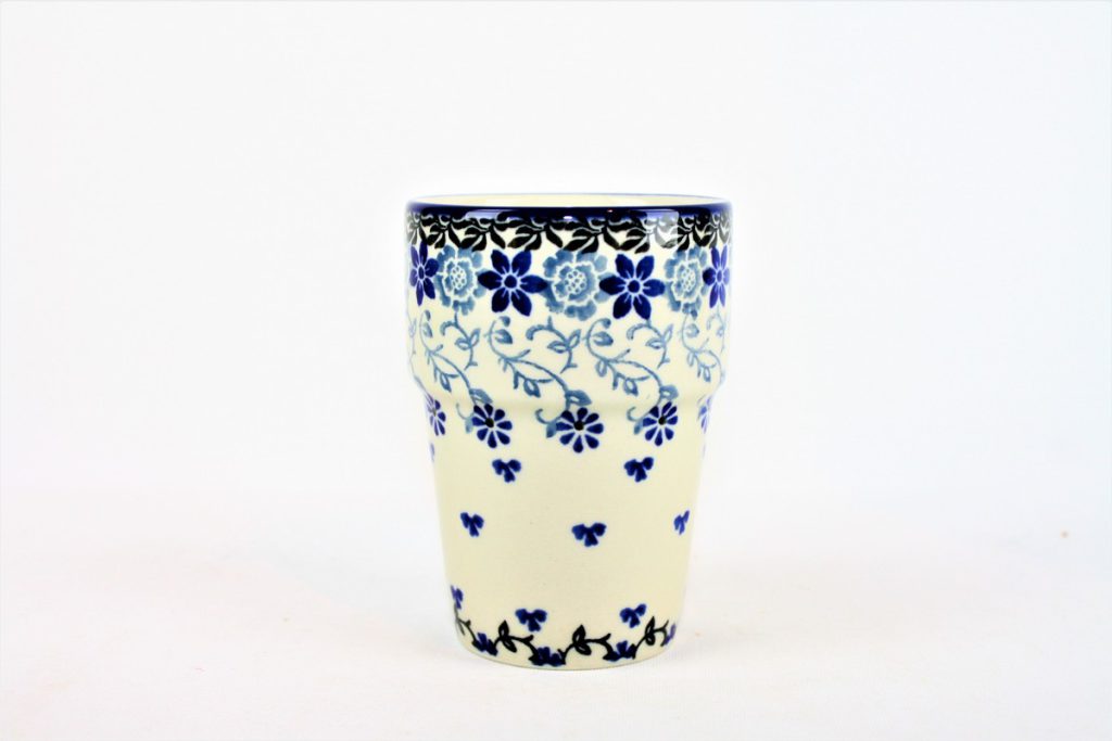 071 Bunzlau Melkbeker 2158X 200 ml - 071 (Bunzlau). 071 Bunzlau Melkbeker 2158X 200 ml  De stapelbeker van vroegere tijden.