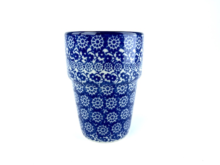 071 Bunzlau Melkbeker 2615X 200 ml - 071 (Bunzlau). 071 Bunzlau Melkbeker 2615X 200 ml De stapelbeker van vroegere tijden.