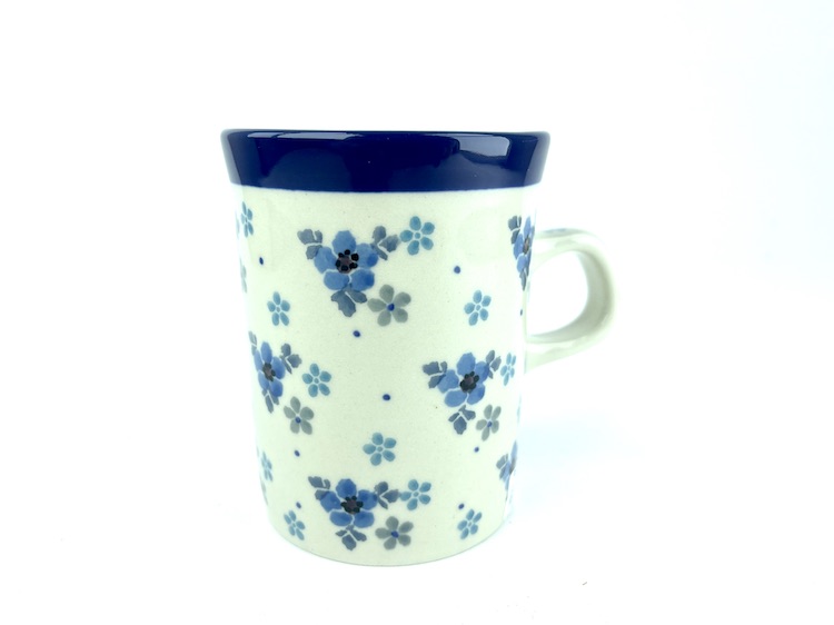 074 Bunzlau Mok recht met klein oor 2640X - 074 (Bunzlau). 074 Bunzlau Mok recht met klein oor 2640X Fijne mok voor de koffie