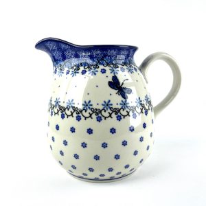 077 Bunzlau Bolle Kan 1944X - 077 (Bunzlau). 077 Bunzlau Bolle Kan 1944X Middelgroot  formaat bolle kan Water/ sap kan staat ook decoratief met een bos bloemen erin inhoud: 1