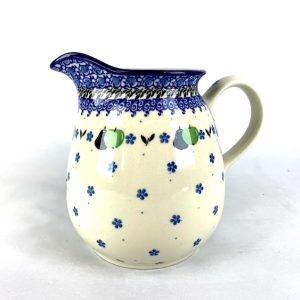 077 Bunzlau Bolle Kan XXX2 - 077 (Bunzlau). 077 Bunzlau Bolle Kan XXX2 Middelgroot  formaat bolle kan Water/ sap kan staat ook decoratief met een bos bloemen erin inhoud: 1