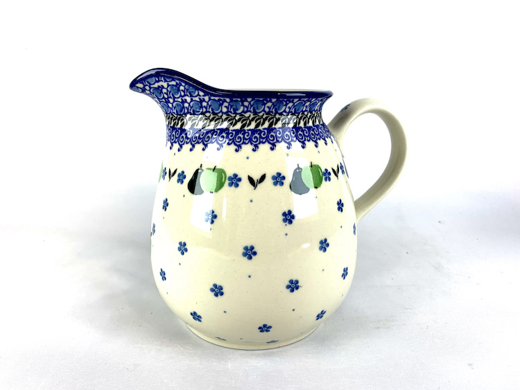 077 Bunzlau Bolle Kan XXX2 - 077 (Bunzlau). 077 Bunzlau Bolle Kan XXX2 Middelgroot  formaat bolle kan Water/ sap kan staat ook decoratief met een bos bloemen erin inhoud: 1