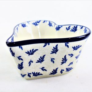 081 Bunzlau( Bak) hart Maat S  Decor: 2393X - 081 (Bunzlau). 081 Bunzlau( Bak) hart Maat S  Decor 1071X  Leuk voor nootjes