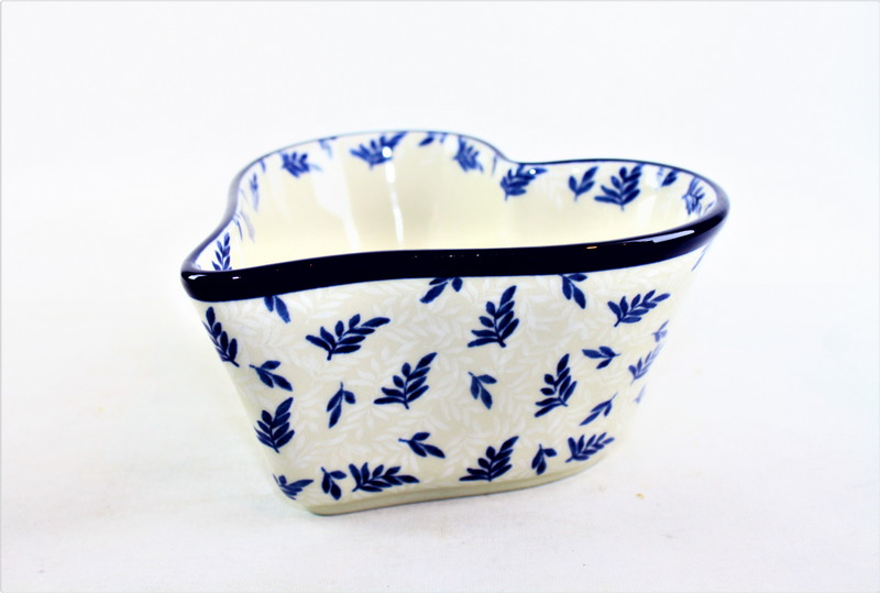 081 Bunzlau( Bak) hart Maat S  Decor: 2393X - 081 (Bunzlau). 081 Bunzlau( Bak) hart Maat S  Decor 1071X  Leuk voor nootjes