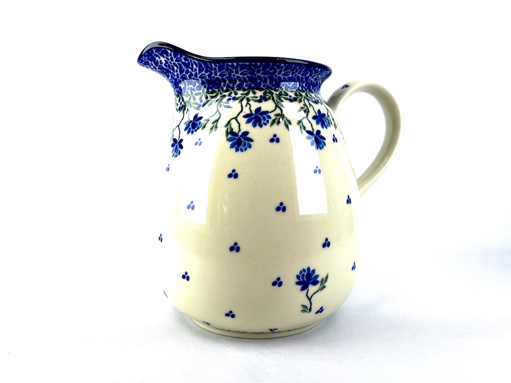 082 Bunzlau Bolle Kan 2415X - 082 (Bunzlau). 082 Bunzlau Bolle Kan 2415X Groot formaat bolle kan Water/ sap kan staat ook decoratief met een bos bloemen erin inhoud: 2 Liter.