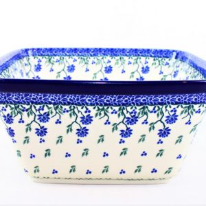 087 Bunzlau Rechthoekige schaal 1978X - 087 (Bunzlau). 087 Bunzlau Vierkante schaal 1978X 087 Weer eens een ander model Hoge diepe bijna vierkante schaal Voor van alles in te zetten.