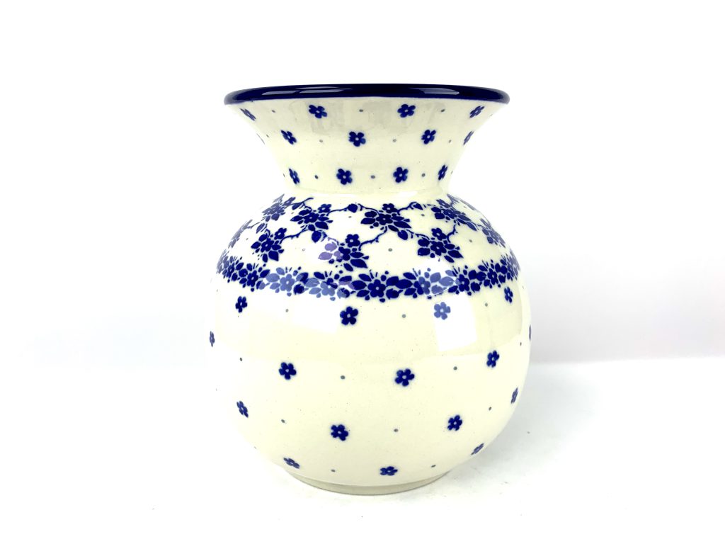 097 Bunzlau middelgrote vaas 2606X - 097 (Bunzlau). 097 Bunzlau middelgrote vaas 2606X Mooi middelgroot model.