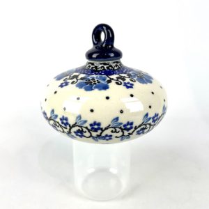 188  Bunzlau Kerstbal rond plat 1983 - 188 (Bunzlau). 188  Bunzlau Kerstbal rond plat 1983 Prachtige kerstballen voor in de boom Kerstdecoratie Fabriek: CA.