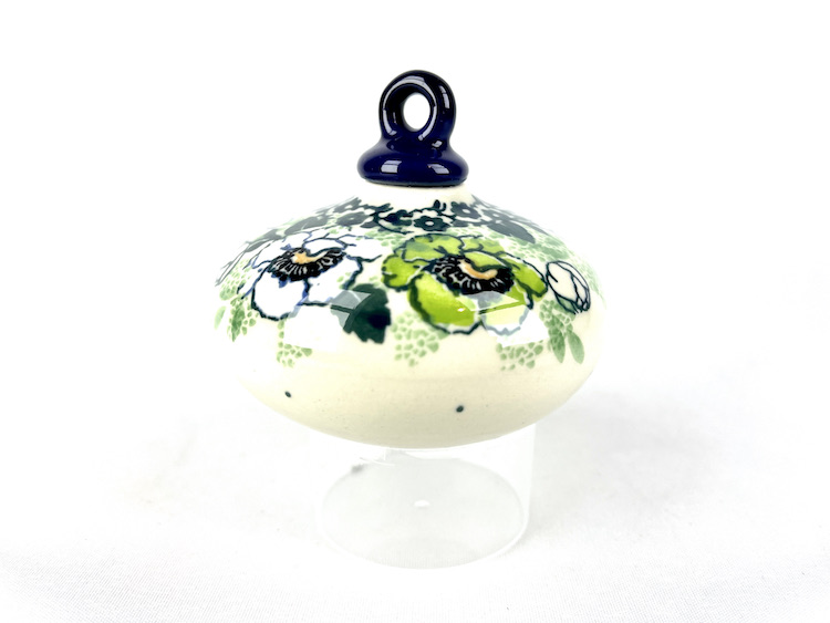 188  Bunzlau Kerstbal rond plat 2320 - hanger 4 (Bunzlau). 188  Bunzlau Kerstbal rond plat 2320 Leuk voor in de boom Kerstdecoratie Fabriek: CA.