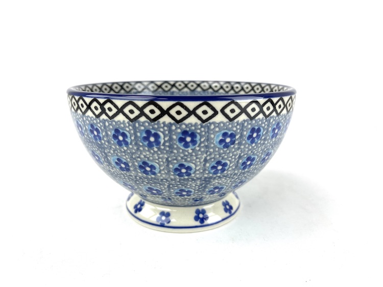 206 Bunzlau Kom op voet 353X Lagoon - 206 (Bunzlau). 206 Bunzlau Kom op voet 353X Lagoon Ideale kom voor onder andere een muesli ontbijt