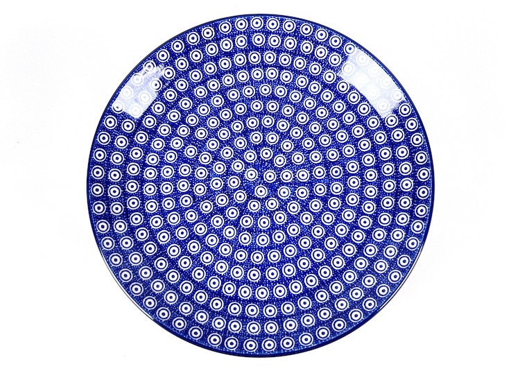 223 Bunzlau Dinerbord 1294X - 223 (Bunzlau). 223 Bunzlau Dinerbord 1294X Ook te gebruiken als serveerschaal Met gaatjes om evt op te hangen.