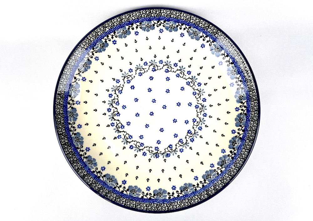 223 Bunzlau Dinerbord 1987X - 223 (Bunzlau). 223 Bunzlau Dinerbord 1987X Het sjieke dinerbord Ook te gebruiken als serveerschaal Al het Bunzlau kan in de oven