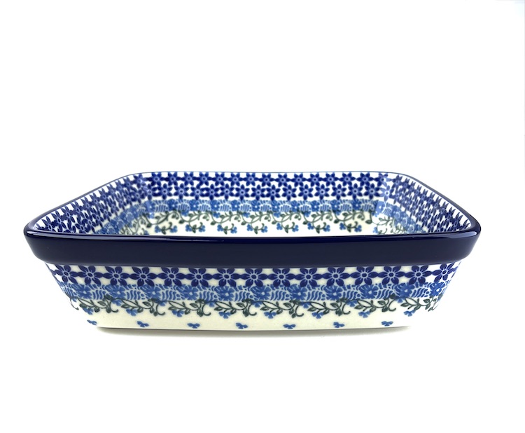 404 Bunzlau Rechthoekige schaal 1821X - 404 (Bunzlau). 404 Bunzlau Rechthoekige schaal 1821X Ovenschaal Handig formaat geschikt voor  2 à 3 personen.