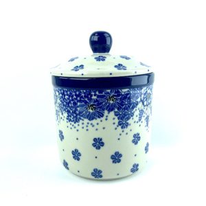 407 Bunzlau Voorraadpot 1975X 600 ml - 407 (Bunzlau). 407 Bunzlau Voorraadpot 1975X 600 ml Mooie pot voor watten etc Maar ook leuk als snoepjespot.