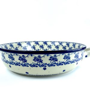 420 Bunzlau Ronde schaal met open handvaten 2588X 26 cm - 420 (Bunzlau). 420 Bunzlau Ronde schaal met open handvaten 2588X 26 cm Groot formaat ovenschaal