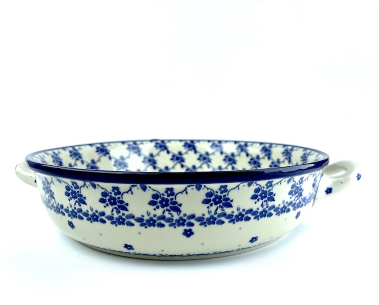 420 Bunzlau Ronde schaal met open handvaten 2588X 26 cm - 420 (Bunzlau). 420 Bunzlau Ronde schaal met open handvaten 2588X 26 cm Groot formaat ovenschaal