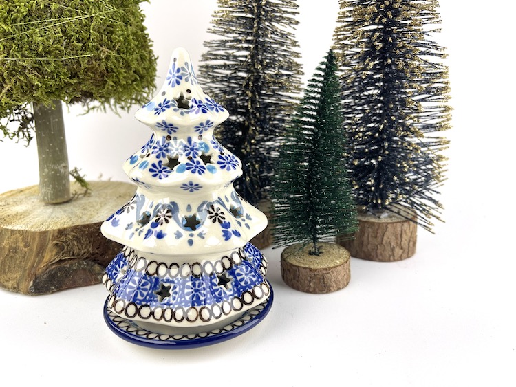 512 Bunzlau Kerstboom 15 cm 2184 - 512 (Bunzlau). 512 Bunzlau Kerstboom 15 cm 2184 Sfeervol waxinelicht In de vorm van een kerstboom.