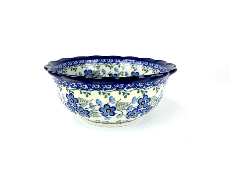 526 Bunzlau Geschulpte Schaal XXX1 Ø 15 cm - 526 (Bunzlau). 526 Bunzlau Geschulpte Schaal XXX1 Ø 15 cm.