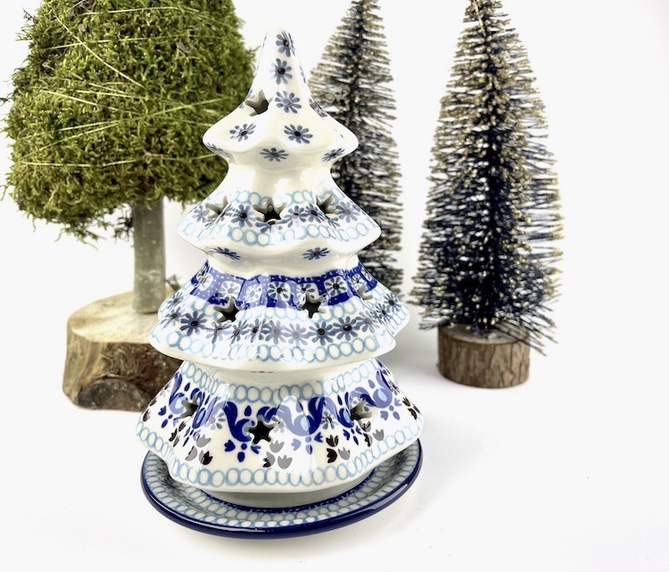 602 Bunzlau Kerstboom middel groot 20 cm 1026 Marakesh - 602 (Bunzlau). 602 Bunzlau Kerstboom middel groot 20 cm 1026 Marakesh Sfeervol waxinelicht In de vorm van een kerstboom.