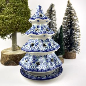 602 Bunzlau Kerstboom middel groot 20 cm 2185 - 602 (Bunzlau). 602 Bunzlau Kerstboom 20cm 2185 Sfeervol waxinelicht In de vorm van een kerstboom.