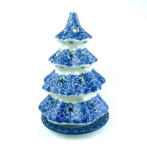 602 Bunzlau Kerstboom middel groot 20 cm 2396 - 602 (Bunzlau). 602 Bunzlau Kerstboom middel groot 20 cm 2396 Sfeervol waxinelicht In de vorm van een kerstboom.