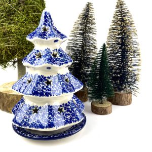602 Bunzlau Kerstboom middel groot 20 cm 2396 Indigo - 602 (Bunzlau). 602 Bunzlau Kerstboom middel groot 20 cm 2396 Indigo Sfeervol waxinelicht In de vorm van een kerstboom.