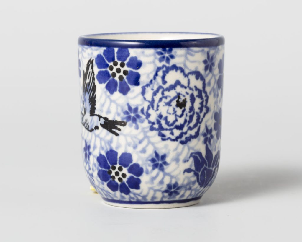 736 Bunzlau Mok zonder oor 1518X 60 ml - 736 (Bunzlau). 736 Bunzlau Mok zonder oor 1518X 60 ml Tumbler Deze tumbler mok kan gebruikt worden als koffiemokje&nbsp; of (lepel) vaasje.