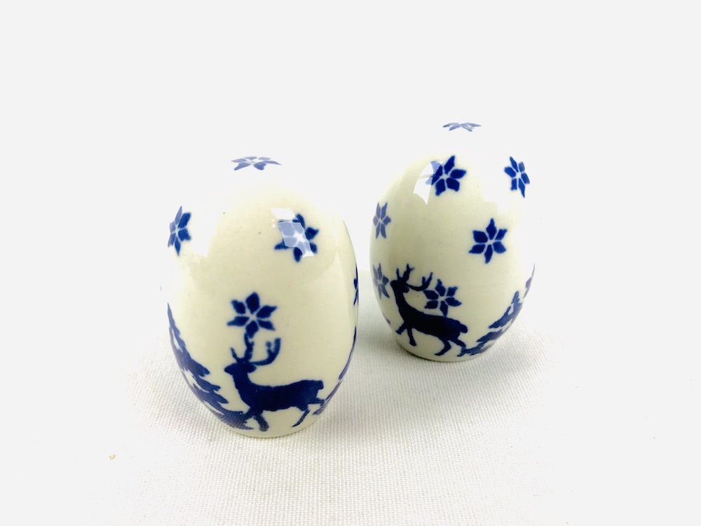 742 + 335 Bunzlau Zout en Peper set 1931X Rudolph - 742  (Bunzlau). 742 + 335 Bunzlau Zout en Peper set 1931X Rudolph  Salt & Pepper Shaker 1 x 1 gaatje 1 x 3 gaatjes.