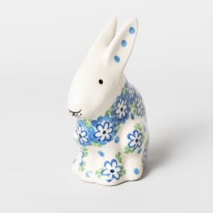 821 Bunzlau figuur Konijntje 2252 - 821 (Bunzlau). 821 Bunzlau figuur Konijntje 2252.