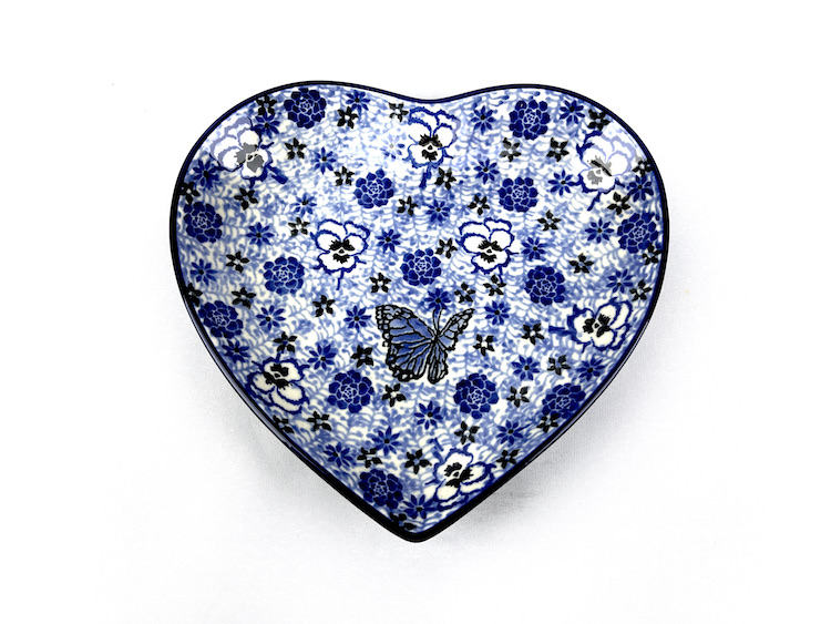 959 Bunzlau  Serveerschaal  1650X - 959 (Bunzlau). 959 &nbsp;Bunzlau ovale Serveerschaal 1650X eerste qlty Ø 18/17 cm Hartvormige schaal om koekjes