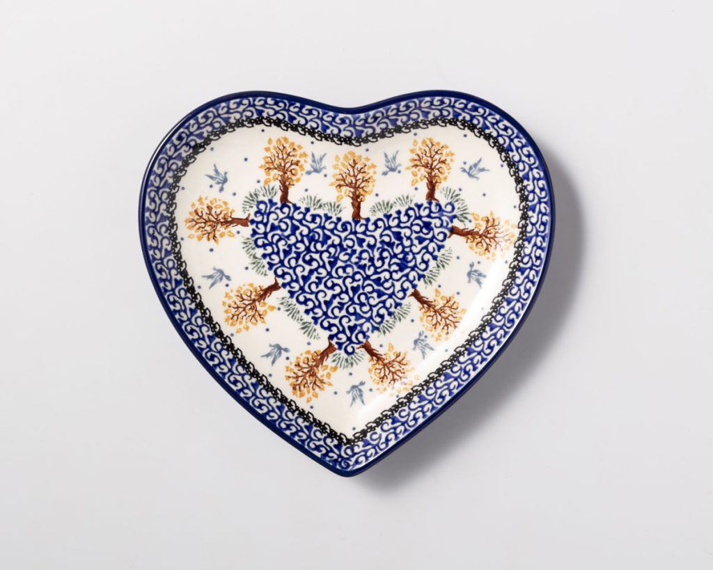 959 Bunzlau  Serveerschaal  1745X - 959 (Bunzlau). 959  Bunzlau ovale Serveerschaal 1745X eerste qlty Ø 18/17 cm Hartvormige schaal om koekjes