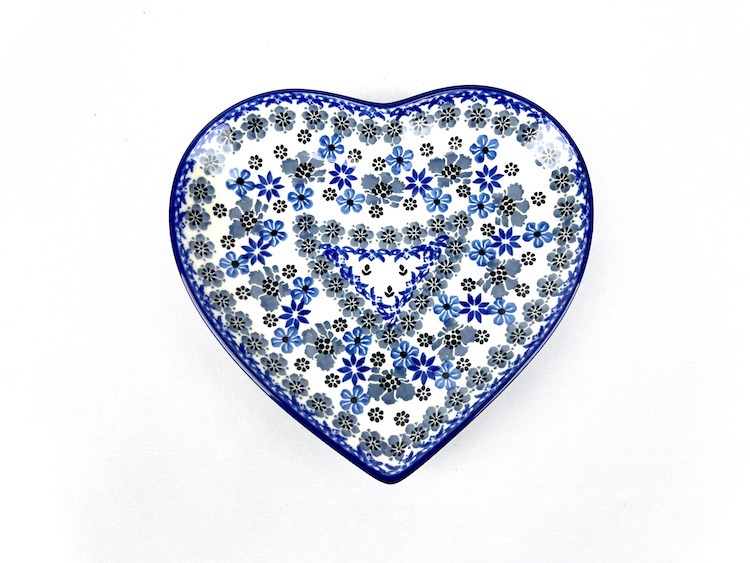 959 Bunzlau  Serveerschaal  1985X - 959 (Bunzlau). 959  Bunzlau ovale Serveerschaal 1985X eerste qlty Ø 18/17 cm Hartvormige schaal om koekjes