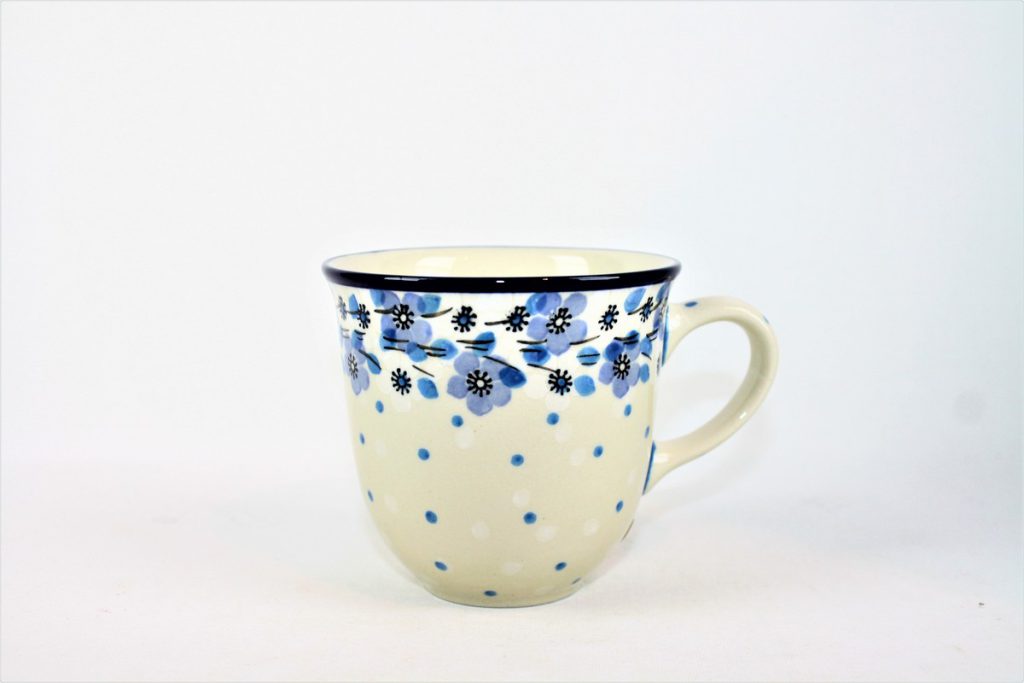 Bunzlau Tulp mok 2328X Blue White Love 300ml - 824 (Bunzlau). Bunzlau Tulp mok Blue White Love 2328X&nbsp; 300 ml 824 Middelgrote tulpvormige mok.