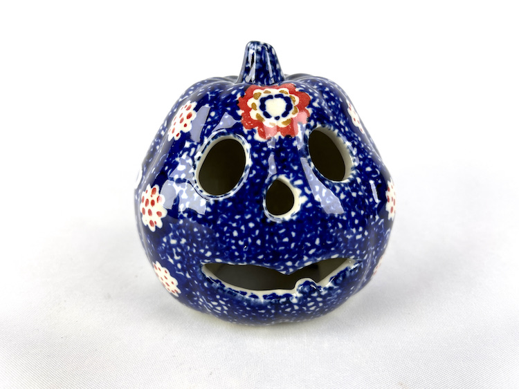 Bunzlau pompoen pom 34 - pom 34 (Bunzlau). Bunzlau pompoen pom 34 Niet alleen leuk voor Halloween Past een waxinelichtje in Ook als sfeermaker in en om huis.