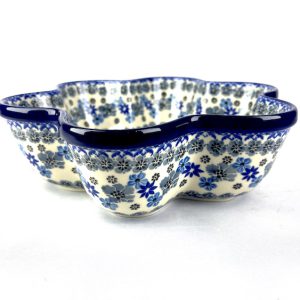 D20 Bunzlau Bakvorm Bloemvormig 1985X - D20 (Bunzlau). D20 Bunzlau Bakvorm Bloemvormig 1985X Bakvorm voor breekbrood of cake of als salade schaal weer eens wat anders.