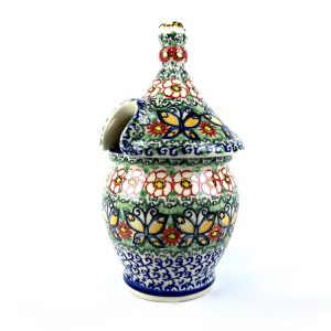 D82 Bunzlau Honingpot U1826 - D82 (Bunzlau). D82 Bunzlau Honingpot U1826 Prachtig honingpotje Met een sierlijk deksel Uitsparing voor een honingschepje.