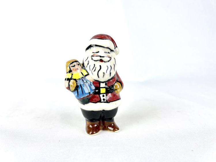 km8 Bunzlau Kerstmannetje X - km8 (Bunzlau). km8 Bunzlau Kerstmannetje X Een leuk kerstmannetje Decoratief voor de feestdagen Fabriek: Vena.