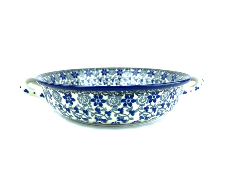 419 Bunzlau Ronde Schaal 1829X Ø 21 cm - 419 (Bunzlau). 419 Bunzlau Ronde Schaal 1829X Ø 21 cm Inhoud; 1 Liter Kleine ronde schaal met open handvaten