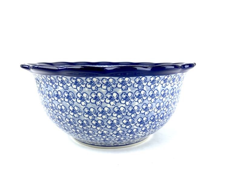 628 Bunzlau Geschulpte Schaal 2176X Ø 24 cm - 628 (Bunzlau). 628 Bunzlau Geschulpte Schaal 2176X Ø 24 cm 628 Mooie ronde schaal met een geschulpte