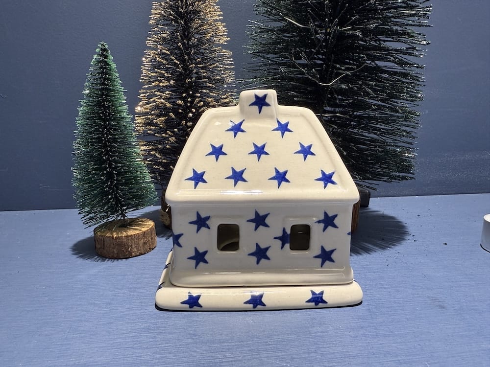 A07 Bunzlau Kerst huisje 15cm 121 - A07 (Bunzlau). A07 Bunzlau Kerst Huisje 15cm 121 A07 Mooi Bunzlau huisje Sfeervol waxinellichtje.