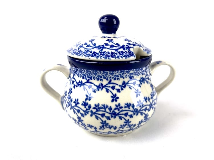 035 Bunzlau Suikerpot klein 3226X - 035 (Bunzlau). 035 Bunzlau Suikerpot  klein 3226X Fijn klein suikerpotje Handig formaat op tafel.