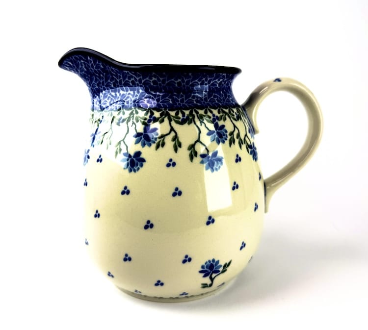 077 Bunzlau Bolle Kan 2415X - 077 (Bunzlau). 077 Bunzlau Bolle Kan 2415X Middelgroot  formaat bolle kan Water/ sap kan staat ook decoratief met een bos bloemen erin inhoud: 1