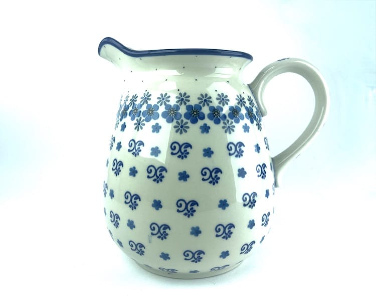 082 Bunzlau Bolle Kan 2094X - 082 (Bunzlau). 082 Bunzlau Bolle Kan 2094X Groot formaat bolle kan Water/ sap kan staat ook decoratief met een bos bloemen erin inhoud: 2 Liter.