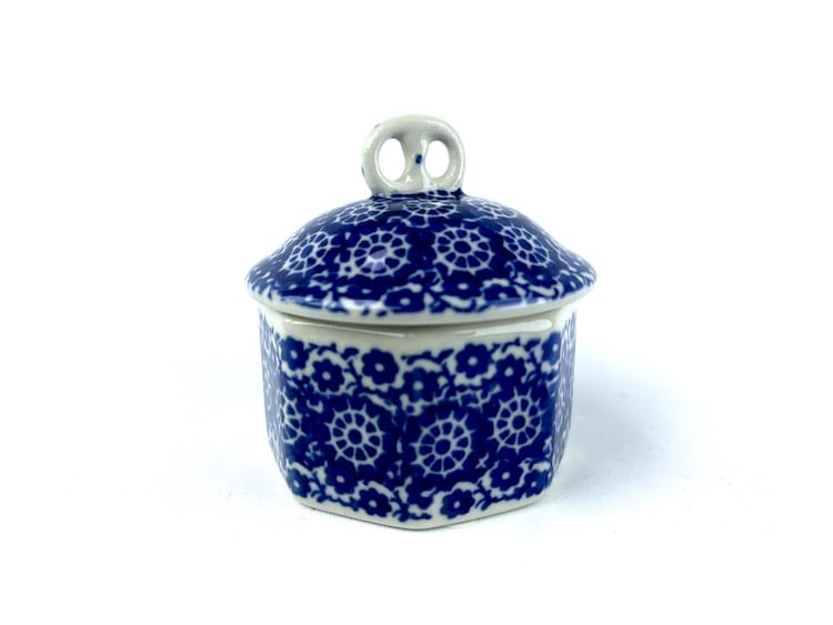 110 Bunzlau Bewaardoosje/potje 2615X - 110 (Bunzlau). 110 Bunzlau Bewaardoosje/ potje 2615X Leuk klein bewaardoosje voor bv je oorbellen