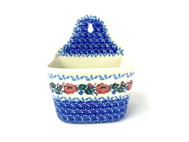 130 Bunzlau zoutpot zonder deksel 3214X - 130 (Bunzlau). 130 Bunzlau zoutpot zonder deksel 3214X Nostalgie! Staat/ hangt zo mooi in de keuken.