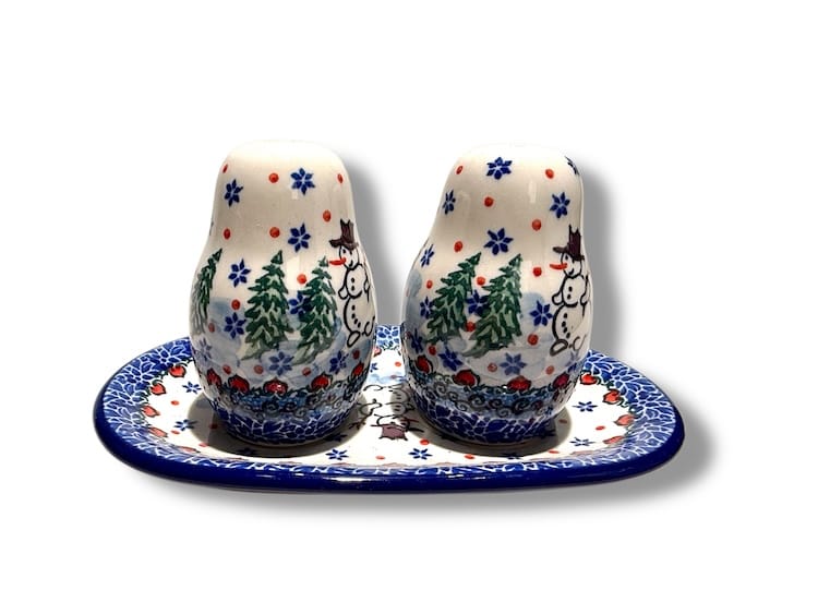 131 peper en zoutstel U4661 - 131 (Bunzlau). 131 peper en zoutstel U4661 Peper en zoutstel met bordje 1 x 1 gaatje 1 x 4 gaatjes Eerste kwaliteit Unikat.