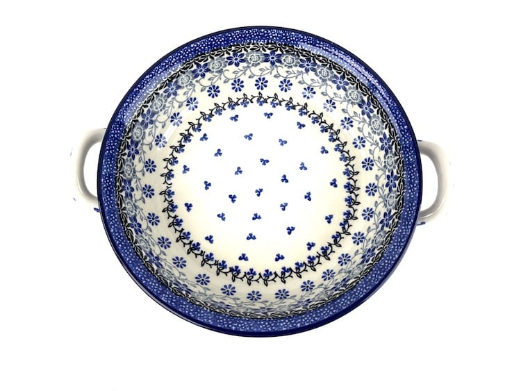 419 Bunzlau Ronde Schaal 2158X Ø 21 cm - 419 (Bunzlau). 419 Bunzlau Ronde Schaal 2158X Ø 21 cm Inhoud; 1 Liter Kleine ronde schaal met open handvaten