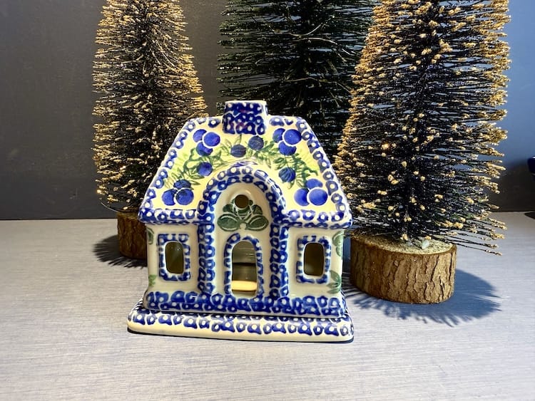 A07 Bunzlau Kerst huisje 15cm 1413 - A07 (Bunzlau). A07 Bunzlau Kerst Huisje 15cm 1413 Mooi Bunzlau huisje Sfeervol waxinellichtje.